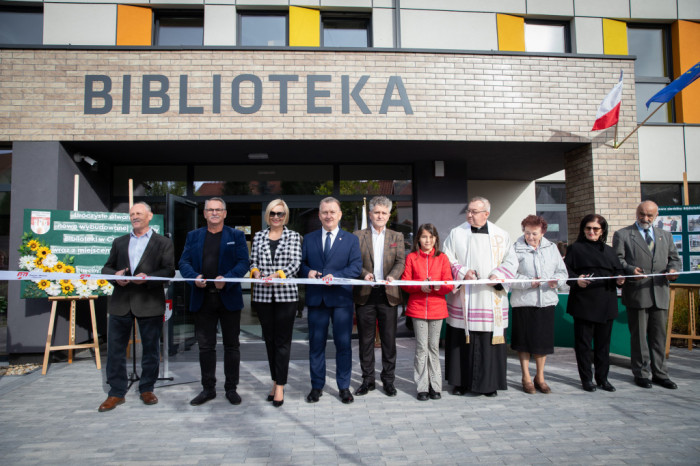 Uroczyste oddanie do użytku nowej siedziby Miejskiej Biblioteki w Chęcinach